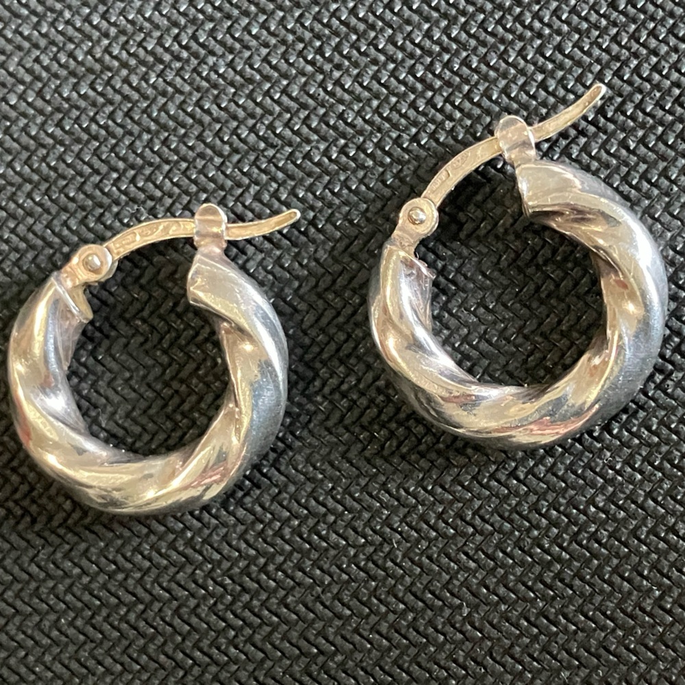 9.25 Sterling Silver Twisted Hoop Earrings chunky